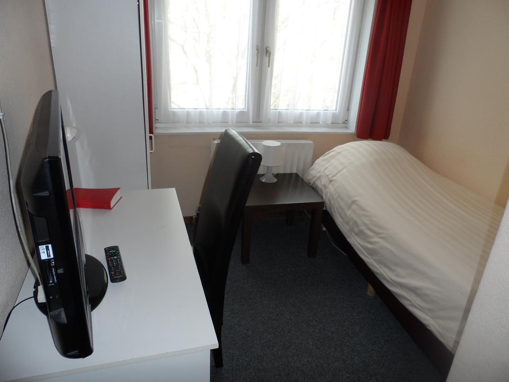 Hulsebos Hotel Zuidbroek Ruang foto