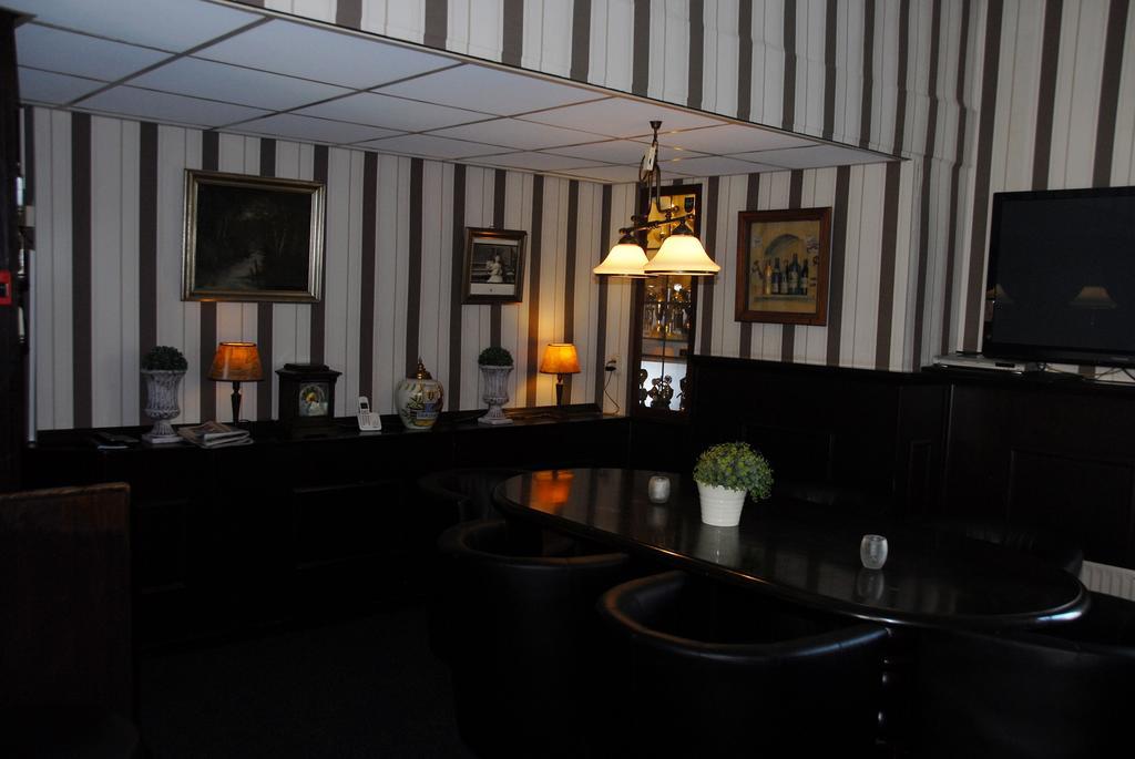 Hulsebos Hotel Zuidbroek Bagian luar foto